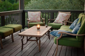 Hill Country Retreat With Free Tesla Charger!